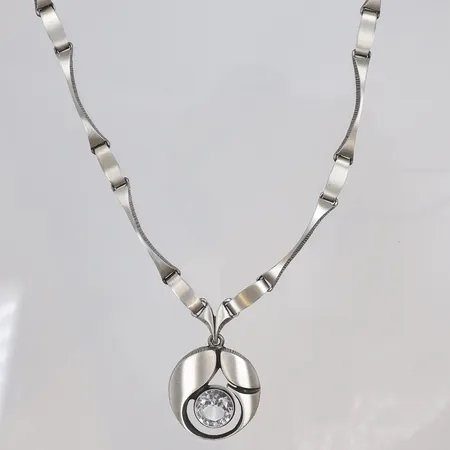 Collier med fasettslipad bergkristal, Kultasepät Sten & Laine Oy, FinnFeelings Karl Laine, 41cm bredd 1-5mm, Åbo Finland 1999, silver 925/1000 Vikt: 24,3 g