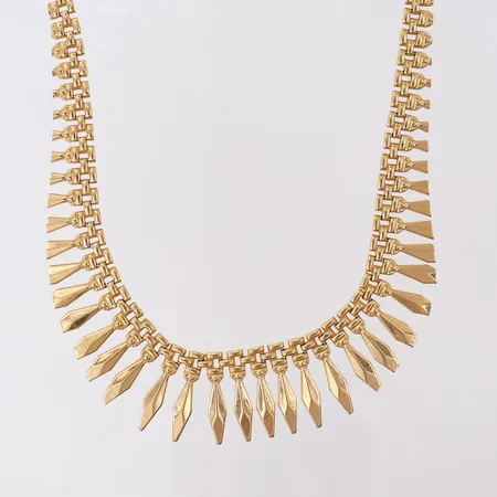 Collier, doserad, längd 43cm, bredd 6,5-26,5mm, 18K.  Vikt: 36,2 g
