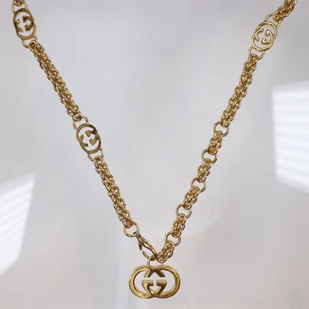 Bälte/Kedja Gucci i gulmetall, längd 86cm, lås med hårt slitage, ca 1980-tal, märkt CMS 75 Italy