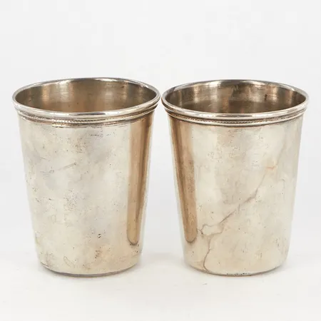 Två bägare, Øca 65mm, höjd: 77mm, egyptiska stämplar, silver 900/1000   Vikt: 197,8 g