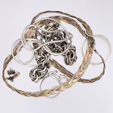 Diverse silver, delvis defekt, silver 830-925/1000 Vikt: 54,6 g