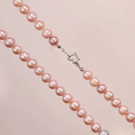 Pärlcollier, 46cm, odlade sötvattenspärlor ca 9mm, rosa/ljuslila ton, fin lyster, lås i oädel metall.