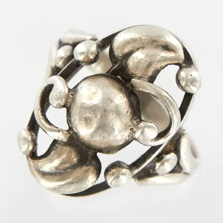 Ring, stl: 17½, bredd: 3-22mm, okänd tillverkare, nr: 359, silver 830/1000 Vikt: 5,9 g
