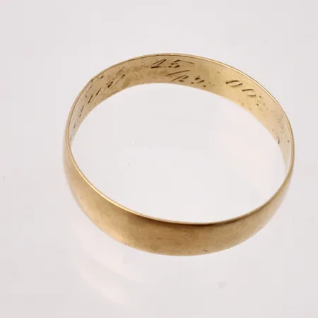 Defekt guld, 18K, vikt 2,27g.