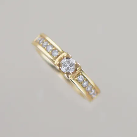 Vigselring Schalins med 11 diamanter tot 0,40ct, Ø16,75mm, 18k Vikt: 6 g