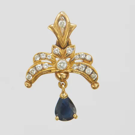 Hänge, safir, diamanter 17 x ca 0,005-0,02ct + 1 x ca 0,05ct, längd ca 28mm, bredd 2-19mm, 18K Vikt: 4 g