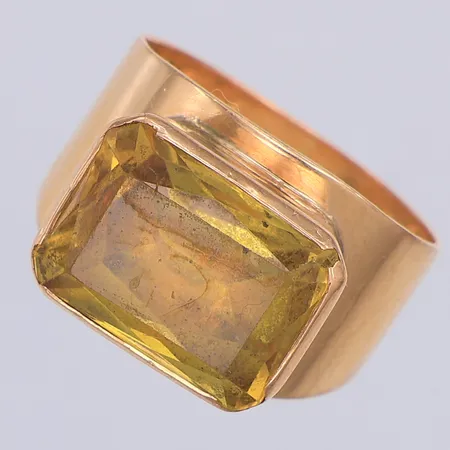 Ring, syntetisk gul safir, stl 17, Kupianen år 1959, 14K Vikt: 7,3 g