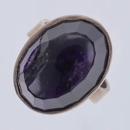 Ring, ametist translucent, skadad, stl 16½, Alton år 1967, 830/1000 silver Vikt: 12 g