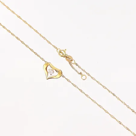 Collier, Singapore, integrerat hänge hjärta, vit sten, 42/45cm, bredd 1-9mm, GHA, 18K.  Vikt: 1,7 g