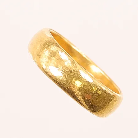 Ring, Ø19, bredd:6mm, gravyr, 23K 8,5g.