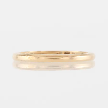 Ring med gravyr, 20k. Vikt: 3,1 g