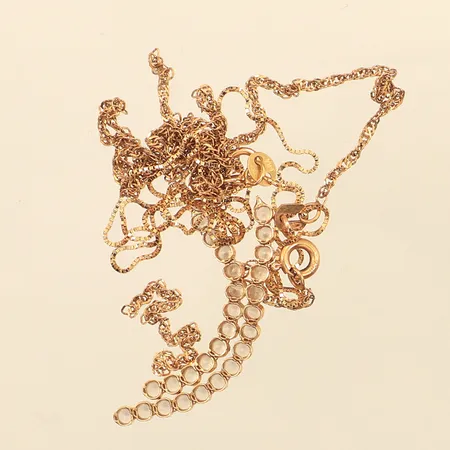 Diverse guld, defekt, av, 18K Vikt: 3,8 g
