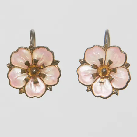 Ett par örhängen blommor, emalj, längd ca 18,5mm, bredd 15mm, förgylld, Norge, skruvstift, 925/1000 silver Vikt: 4,6 g