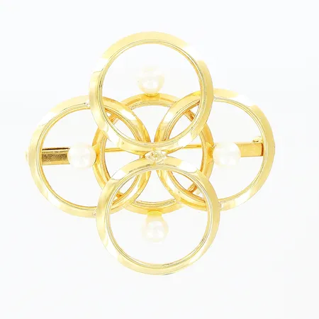 Brosch, odlade pärlor Ø3,5mm, 36x36mm, 18K.  Vikt: 3,6 g