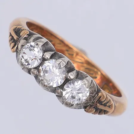 Ring, vita stenar i silverfattning, stl 16½, Bäckström år 1951, 18K Vikt: 4,1 g