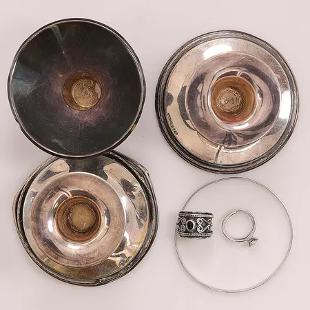 Diverse silver, defekter/fyllning, 830-925/1000 silver, bruttovikt: 220,6g.