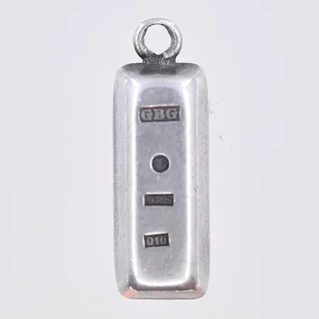Silvertacka, längd 20 mm, bredd 7 mm, silver 925/1000. Vikt: 4,6 g