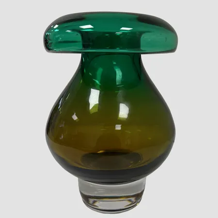 Vas, Vicke Lindstrand, glas, Kosta, signerad, höjd ca 20,5 cm, signerad "Kosta, 46112, V. Lindstrand", bruksslitage Skickas med postpaket.