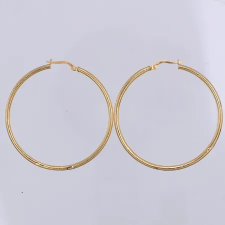 Ett par örhängen, 45mm, bredd 2mm, ihåliga, ojämna, 18K Vikt: 2,7 g