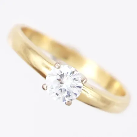 Ring med briljantslipad diamant ca 0,42ct, W/SI, stl 16½, bredd: 2-5mm, 18K  Vikt: 2,7 g