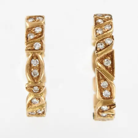 Ett par örhängen med dimanter 36x0,01ct, Ø 7mm, bredd ca 3mm, 18K Vikt: 3,2 g