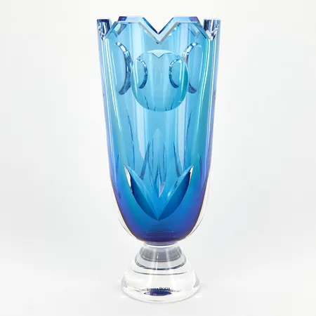 Vas, glas, Rhapsody in blue av Göran Wärff, Kosta Boda, höjd ca 22 cm, modellnr 05791, signerad och numrerad 29/275 i botten.  Vikt: 0 g