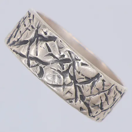 Ring, Kalevala, Live Hard Live Your Dream, stl 19¼, bredd 7,5mm, år 2020, 925/1000 silver Vikt: 5,7 g