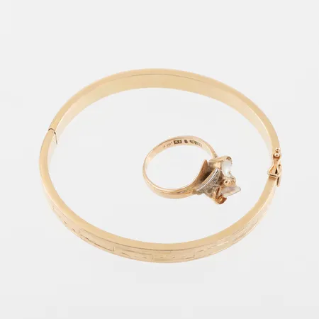 Trasigt guld, 18k. Vikt: 17,1 g