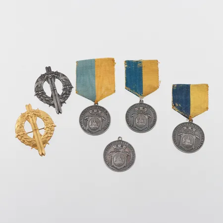 Medaljer 6 st med gravyr, silver.  Vikt: 38,5 g