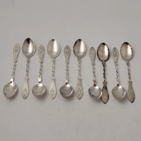 10st moccaskedar i silver, 12cm, modell Jämtlandssked, 830/1000, tillverkad av Guldsmedsaktiebolaget I Stockholm, vikt 94,86g.