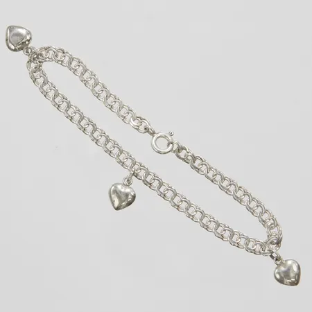 Armband Bismarck, tre berlocker hjärtan, längd ca 16cm, bredd 4-12mm, 925/1000 silver Vikt: 3,6 g