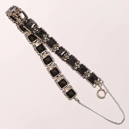 Armband, svarta stenar, en sten saknas, 17,5cm, bredd: 8,2mm, säkerhetskedja, 830/1000 silver, 14,2g.