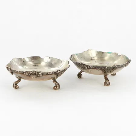 Två fat på fötter, Ø90mm, Höjd 33mm, egyptiska stämplar, silver 900/1000  Vikt: 160,7 g