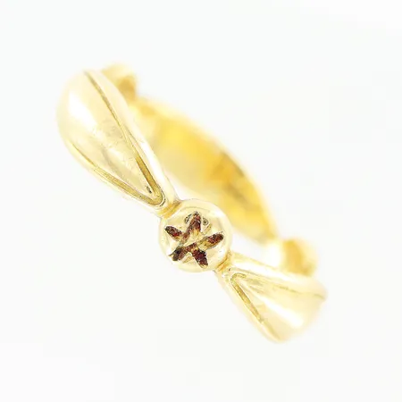 Ordensring, stl 22¾, bredd 5mm, gravyr, 18K.  Vikt: 9,3 g