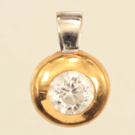 Hänge med vit sten, längd 15mm inklusive ögla, bredd 10,5mm, tvåfärgat, 18K  Vikt: 1,6 g