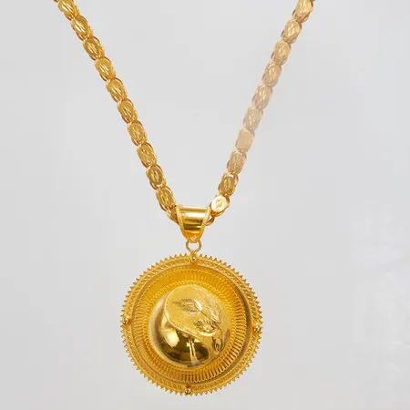 Collier samt hänge, längd ca 44,5cm, bredd 6mm, hänge, längd ca 70mm inkl ögla, bredd 53mm, 21K Vikt: 49 g