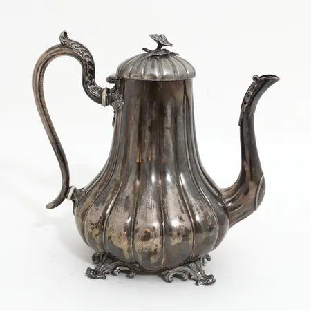 Kaffekanna, höjd: 21cm, spricka i botten, nysilver  Vikt: 0 g