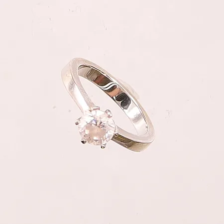 Ring, vit sten, Ø16, bredd: 3mm, vitguld, 18K, 4,4g.
