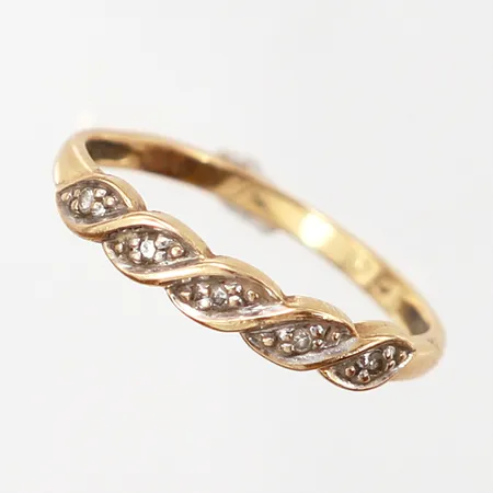 Ring med diamanter 5 x 0,005ct, stl 16½, bredd: 2-3mm, skev skena, 18K Vikt: 1,7 g