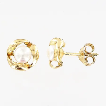 Ett par örhängen, odlad pärla Ø4mm, Ø8mm, 18K.  Vikt: 1 g