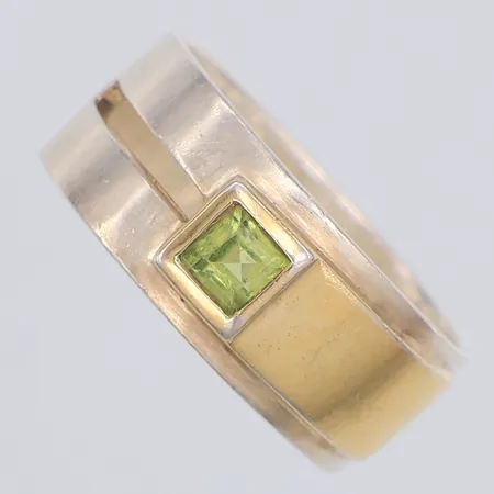 Ring, grön sten, stl 19½, förgylld detalj, Dahlberg, 925/1000 silver Vikt: 5,7 g
