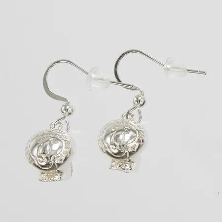 Ett par örhängen, Skultuna, Lisa Larson, Lejon, längd ca 25mm, bredd 10mm, silverpläterad metall, dustbag, originalask.
