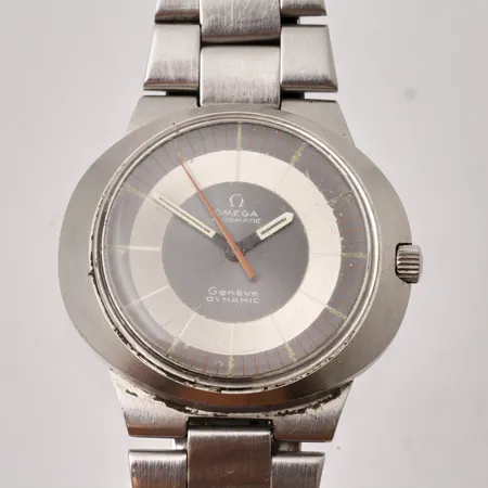 Herrur Omega Geneve Dynamic, Ø36x40, automatisk, stål, stålband med viklås original, Tool 107,  Cal 551, serie-nr 26853730, repor på glas.