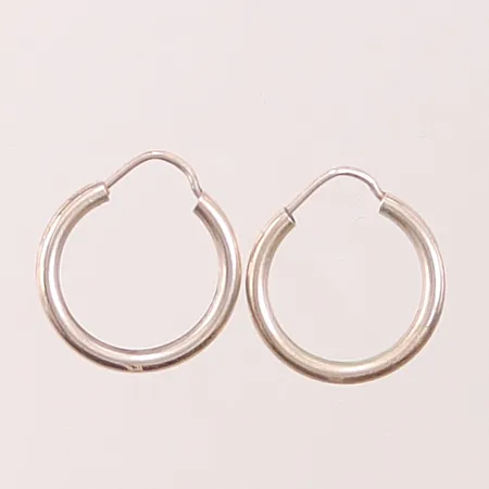 Örhängen, creoler, Ø17,6mm, bredd: 2,2mm, 830/1000 silver, 1,1g.
