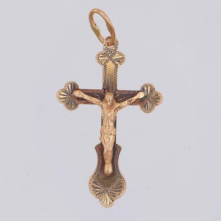 Ett hänge, krucifix, 34mm, gravyr, 14K Vikt: 1,4 g