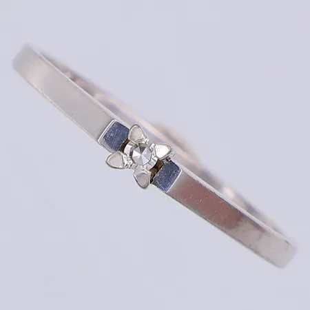 Ring, diamant ca 0,01ct 8/8slipad, stl 18¾, vitguld, saknar stämplar, 18K Vikt: 2,3 g