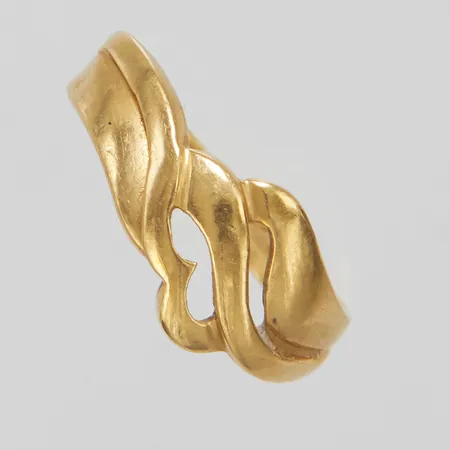 Ring, skev defekt, 18K Vikt: 2,3 g