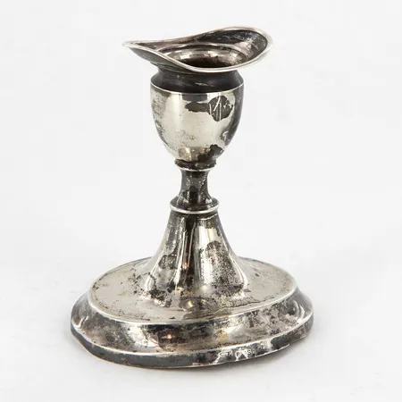 Ljusstake, höjd ca 8cm, skevheter/bucklor. 830/1000 Silver Vikt: 27,7 g