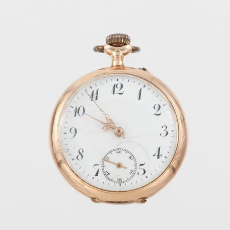 Mormorsur, diameter ca 32.2 mm, tickar igång men ej funktionstestat, 14k.