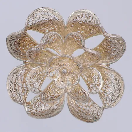 Brosch, blomma, filigranarbete, 30mm, VJ, 925/1000 silver Vikt: 6,3 g